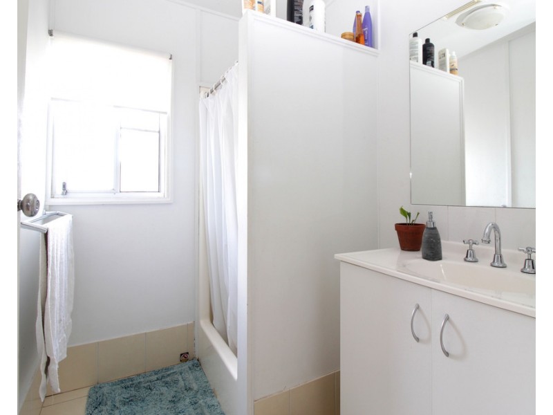 2 Round Tree Drive, Emerald QLD 4720