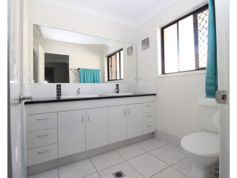 6 Wright Street, Emerald QLD 4720