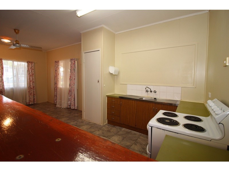 109 Harris Street, Emerald QLD 4720