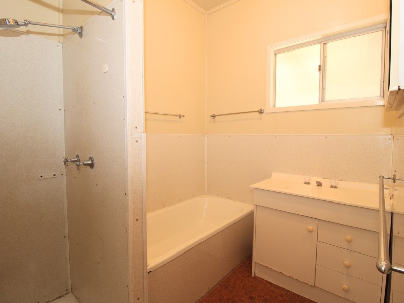 109 Harris Street, Emerald QLD 4720