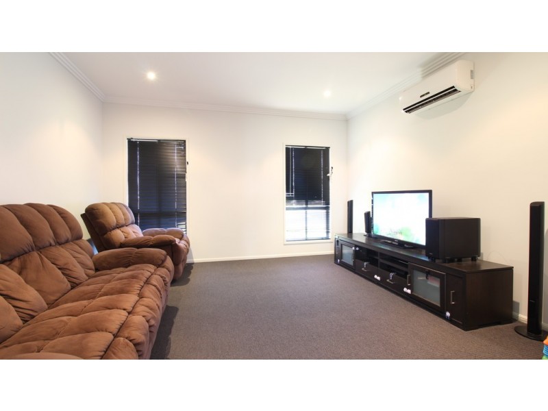 8 Moriarty Street, Emerald QLD 4720