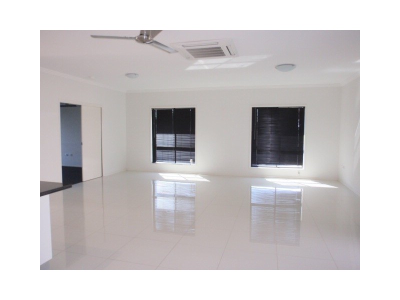 8 Moriarty Street, Emerald QLD 4720