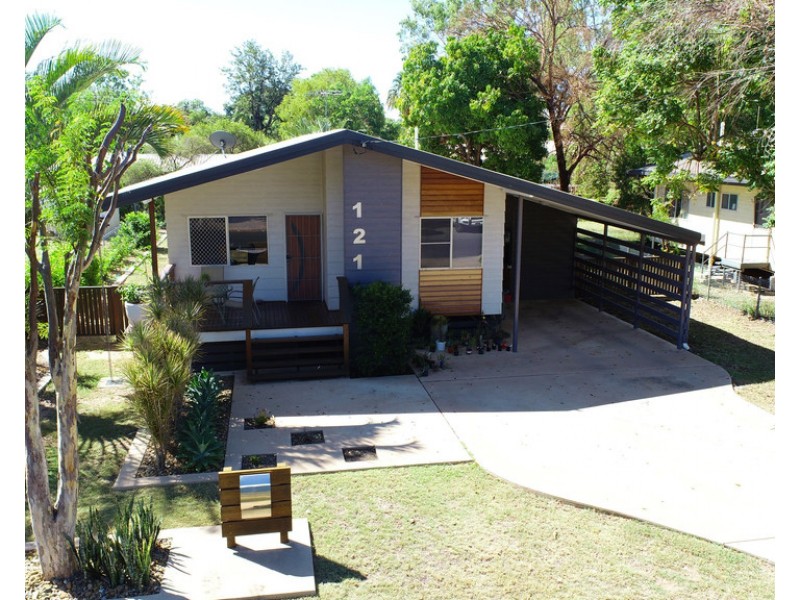 121 Harris Street, Emerald QLD 4720