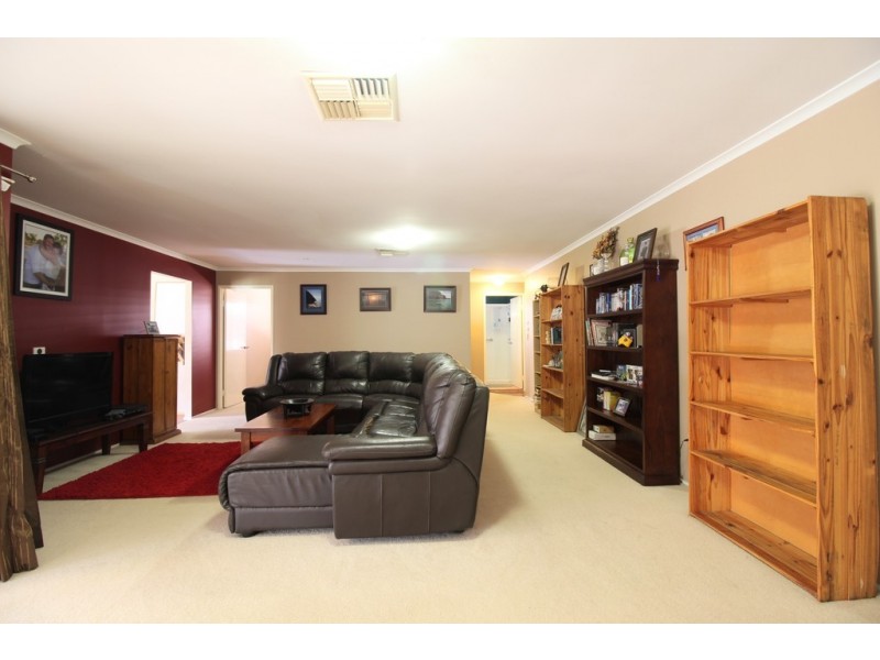 3 Hass Place, Emerald QLD 4720