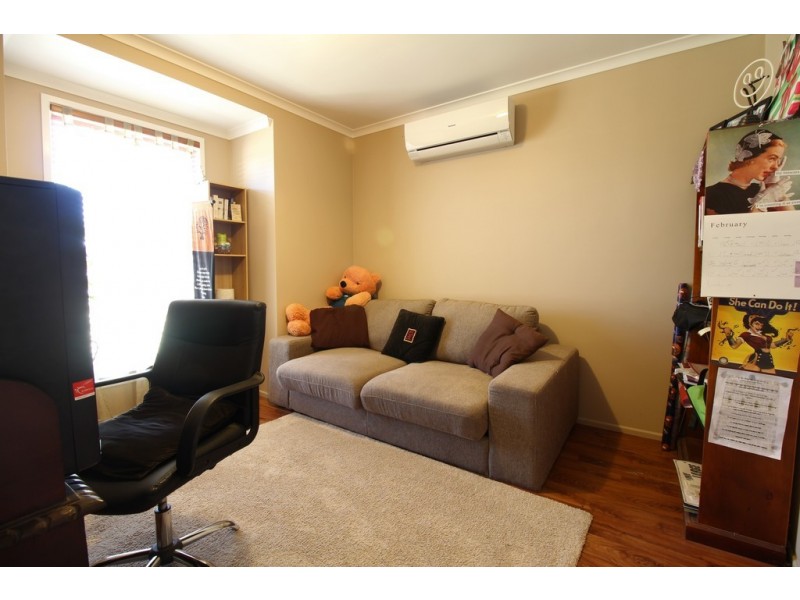 3 Hass Place, Emerald QLD 4720