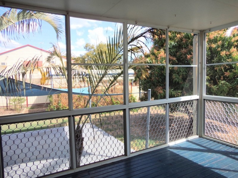 13 Dawn Crescent, Emerald QLD 4720