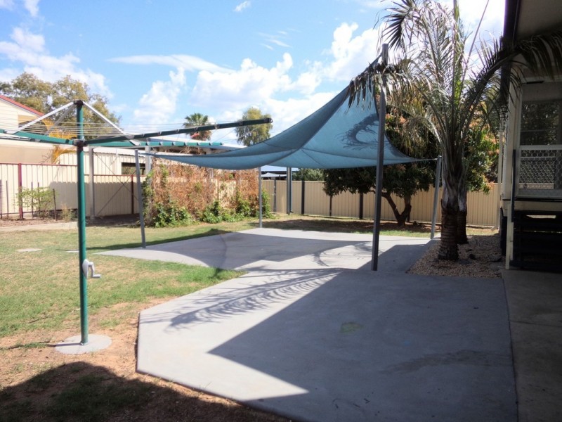 13 Dawn Crescent, Emerald QLD 4720