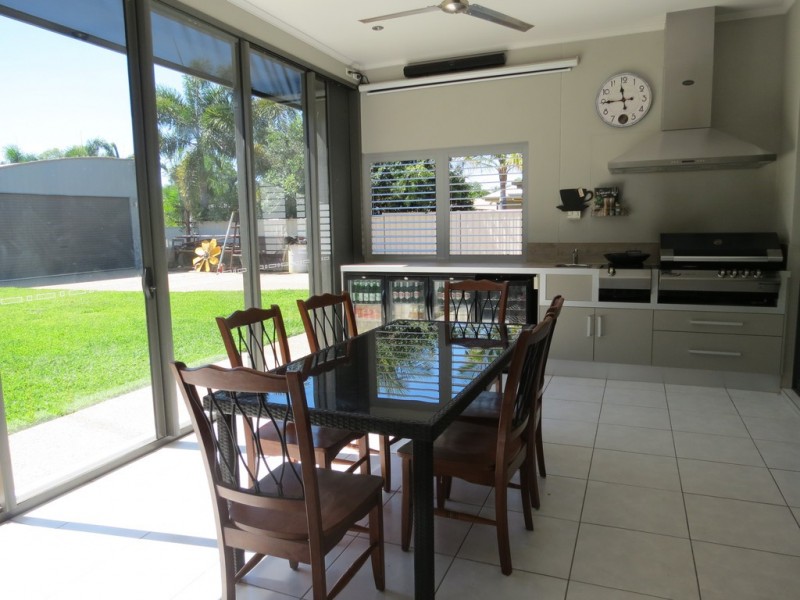 16 Cook Close, Emerald QLD 4720