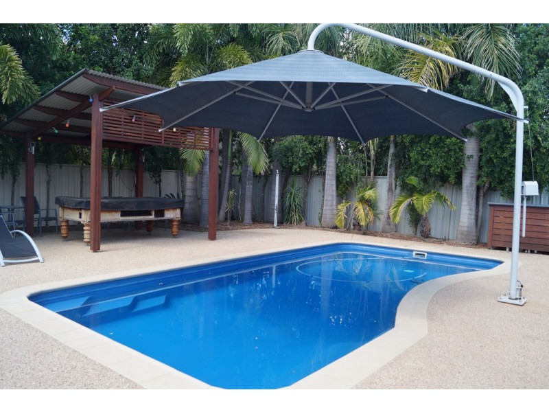 16 Cook Close, Emerald QLD 4720