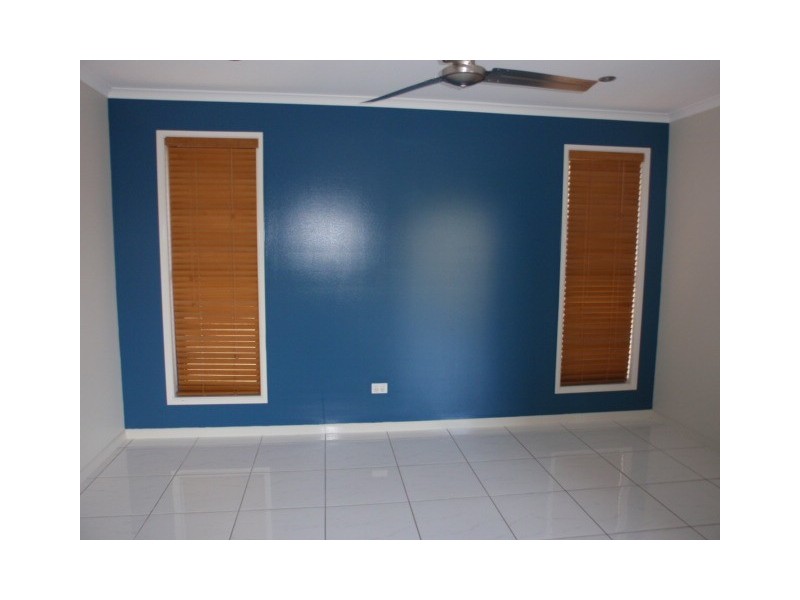 16 Cook Close, Emerald QLD 4720