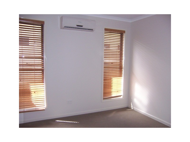 16 Cook Close, Emerald QLD 4720