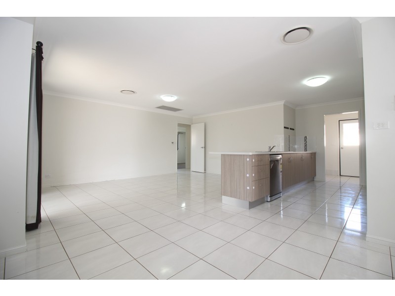 6 Mount Macarthur Boulevard, Capella QLD 4723