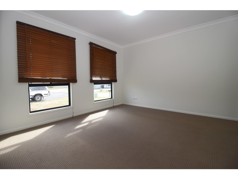 6 Mount Macarthur Boulevard, Capella QLD 4723