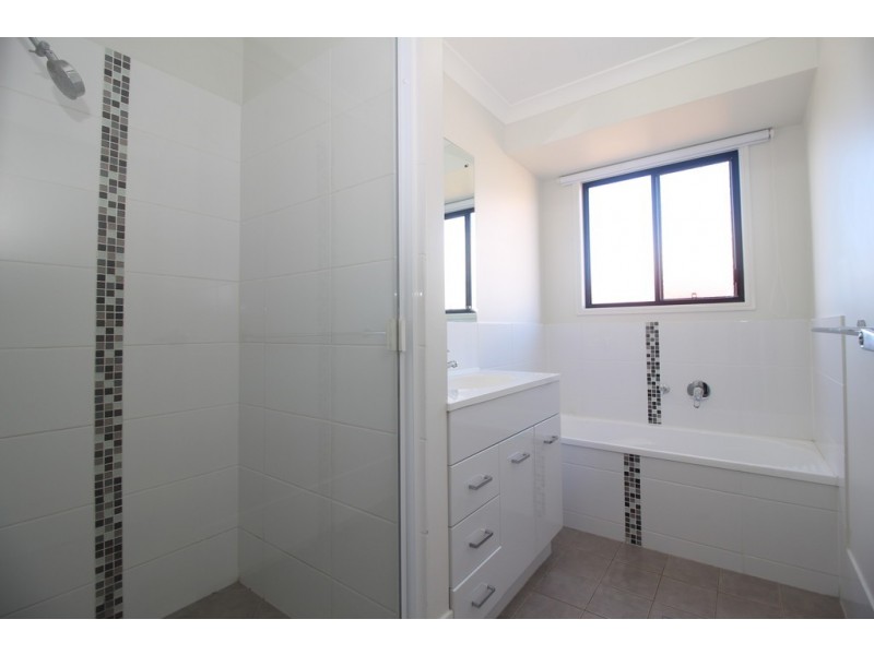 6 Mount Macarthur Boulevard, Capella QLD 4723