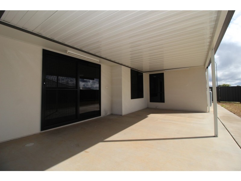 6 Mount Macarthur Boulevard, Capella QLD 4723