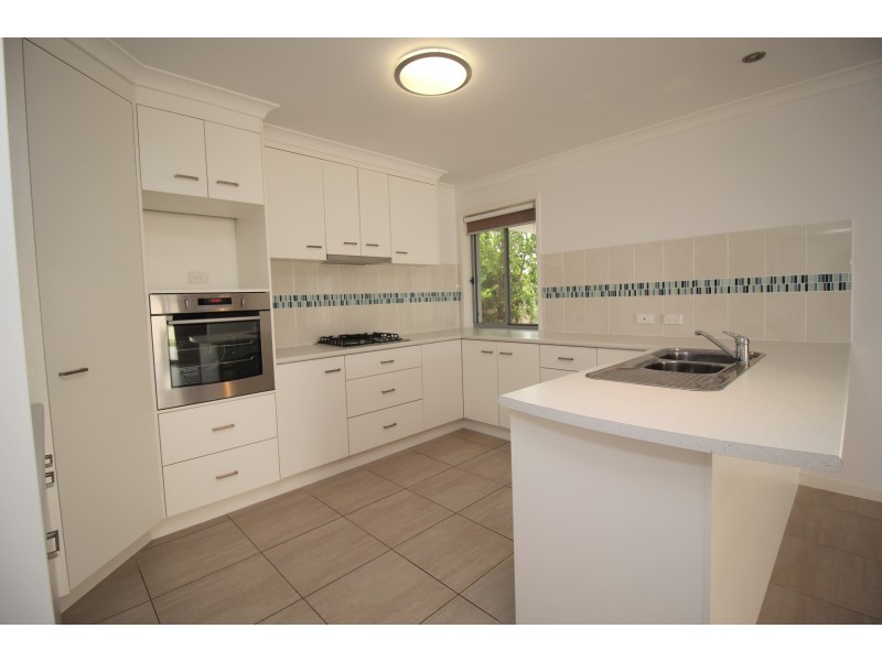 65 Lakeside Drive, Emerald QLD 4720