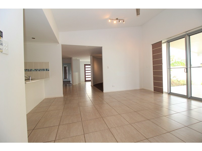 65 Lakeside Drive, Emerald QLD 4720