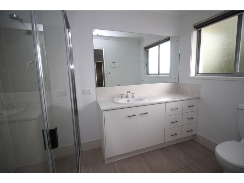 65 Lakeside Drive, Emerald QLD 4720