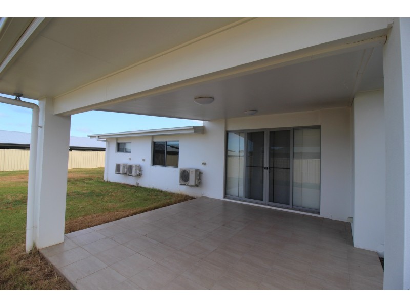 65 Lakeside Drive, Emerald QLD 4720