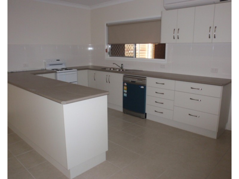 1/145 Egerton Street, Emerald QLD 4720