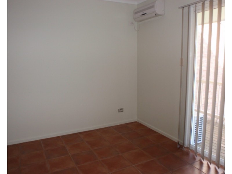 1/145 Egerton Street, Emerald QLD 4720