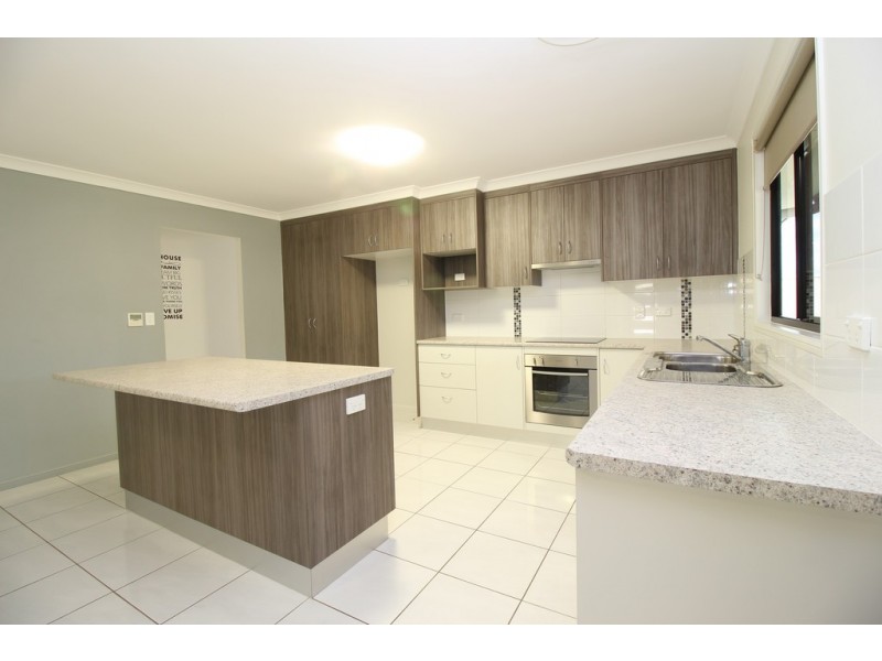 26 Lakeside Drive, Emerald QLD 4720