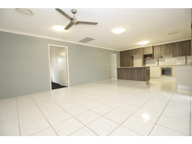 26 Lakeside Drive, Emerald QLD 4720