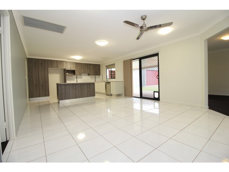 26 Lakeside Drive, Emerald QLD 4720