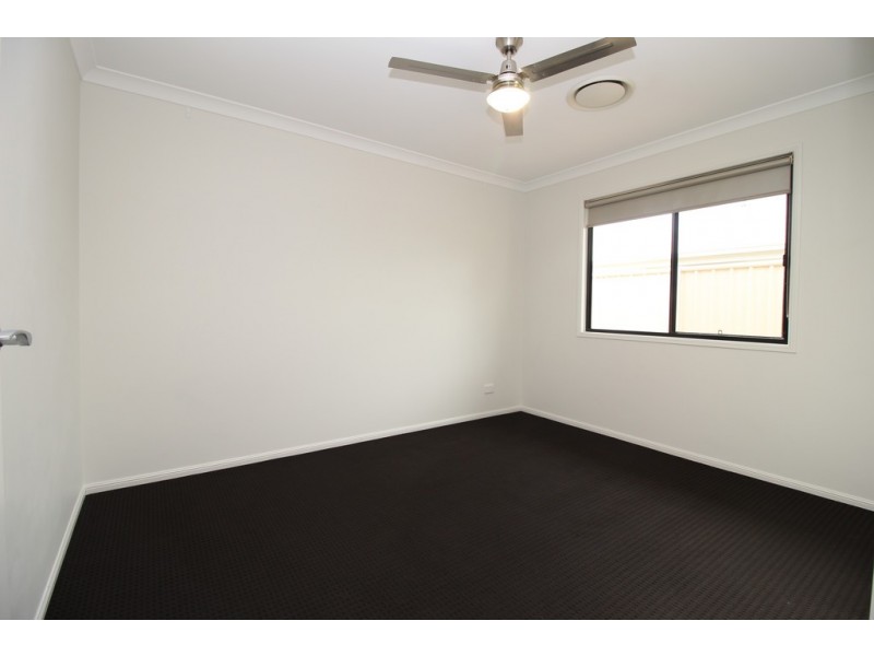 26 Lakeside Drive, Emerald QLD 4720