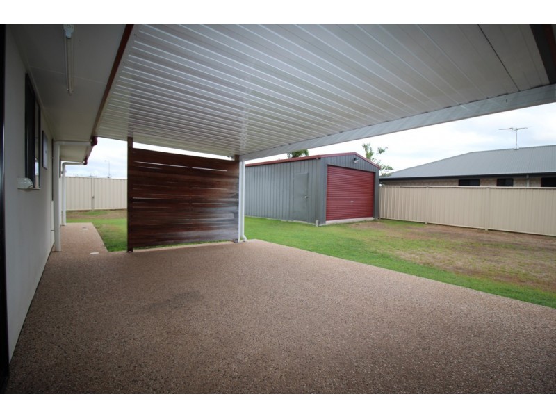 26 Lakeside Drive, Emerald QLD 4720