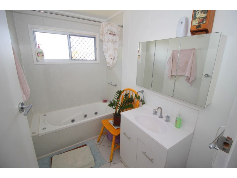 9 Huntley Street, Capella QLD 4723