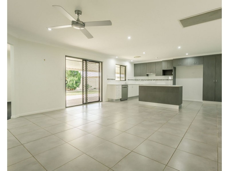 6 Parkway Street, Emerald QLD 4720