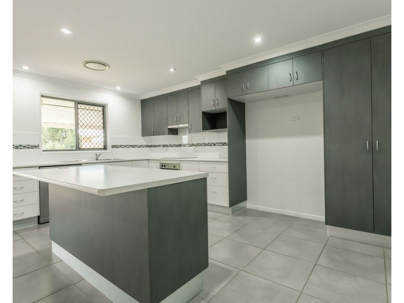 6 Parkway Street, Emerald QLD 4720