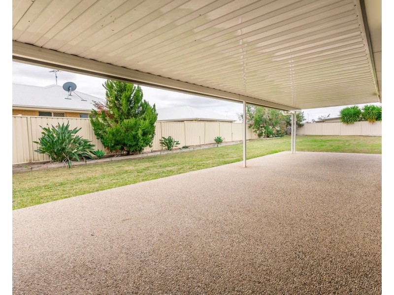 6 Parkway Street, Emerald QLD 4720