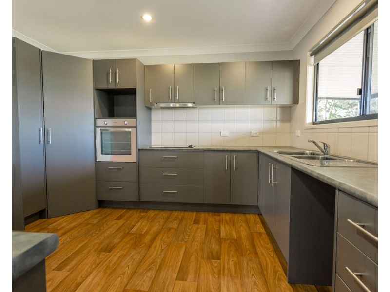 6 Fig Tree Court, Emerald QLD 4720