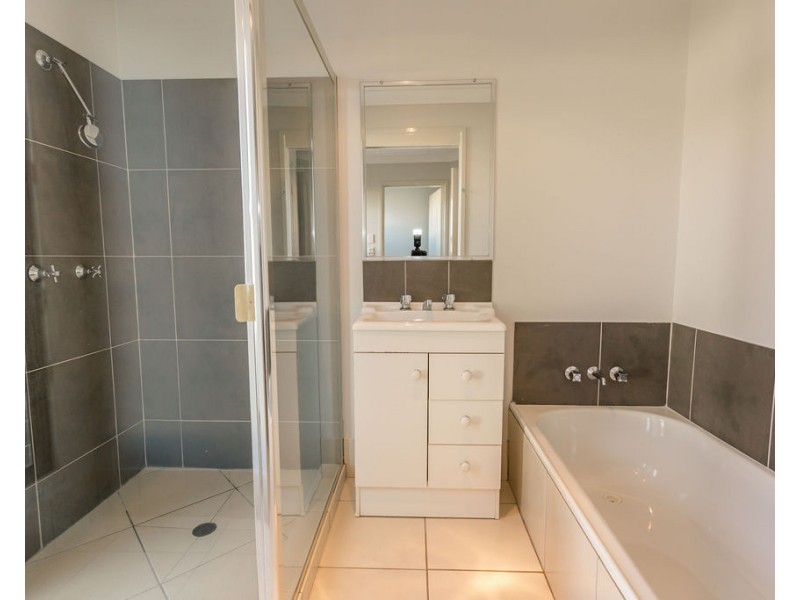 6 Fig Tree Court, Emerald QLD 4720