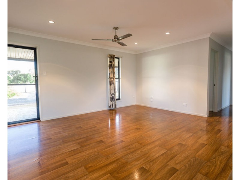 6 Fig Tree Court, Emerald QLD 4720