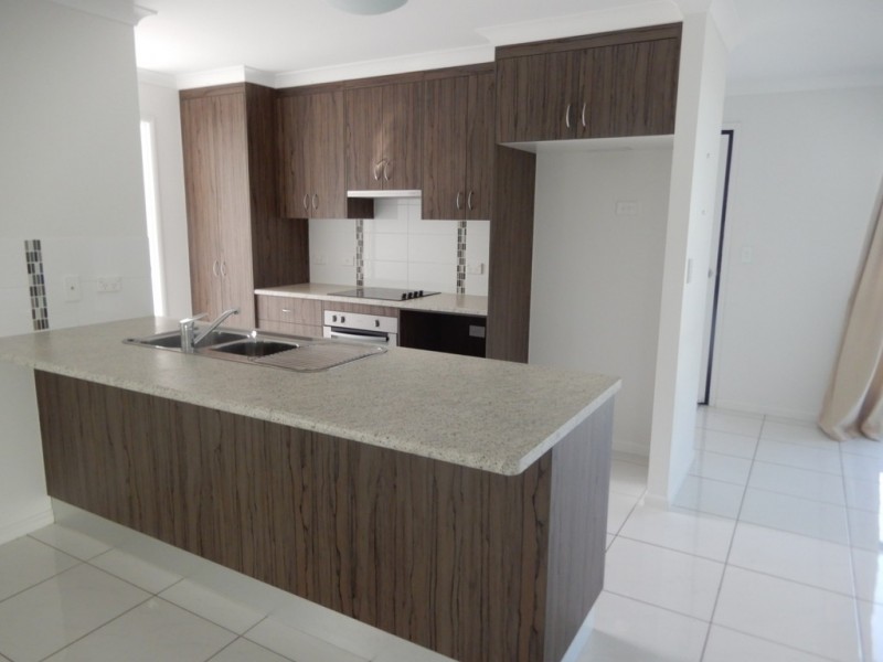 24 Scenic Drive, Emerald QLD 4720