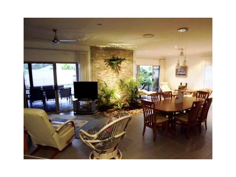 6 Krista Court, Burrum Heads QLD 4659