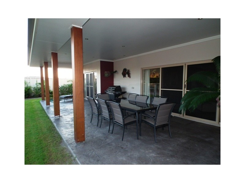 6 Krista Court, Burrum Heads QLD 4659