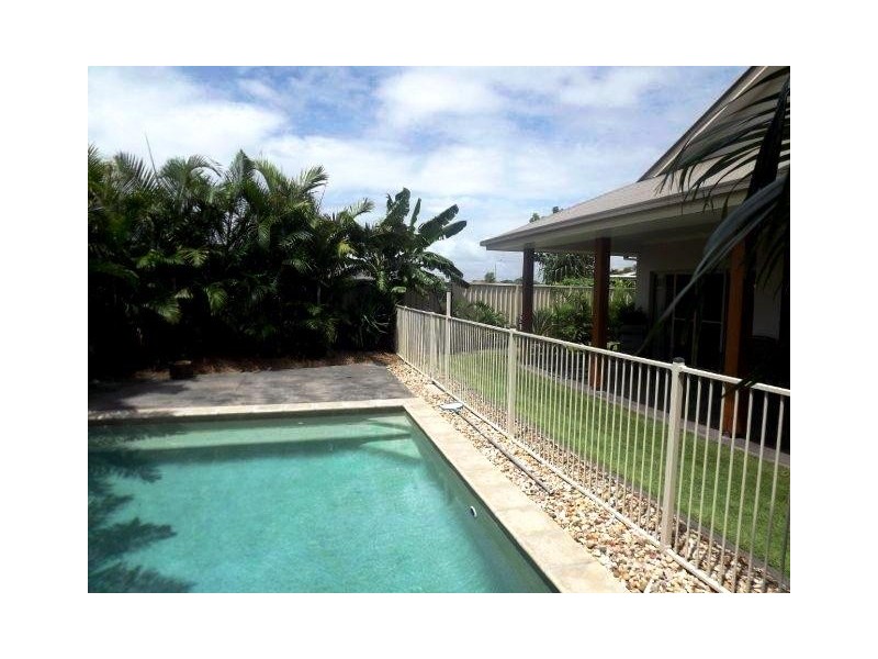 6 Krista Court, Burrum Heads QLD 4659