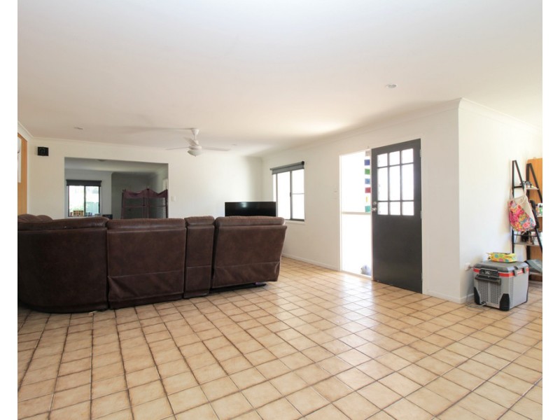 35 Baker Street, Emerald QLD 4720