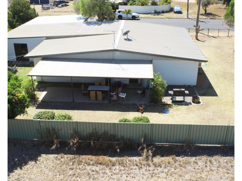 35 Baker Street, Emerald QLD 4720