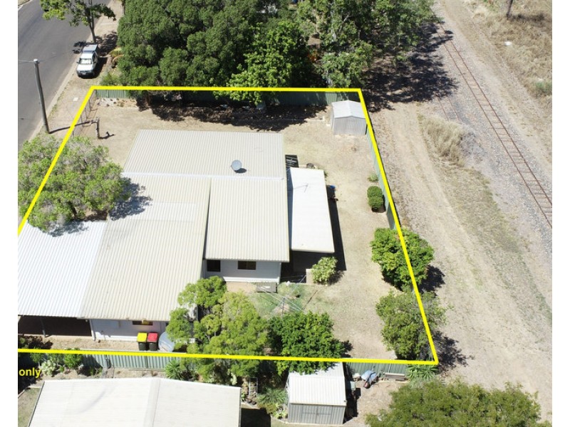 35 Baker Street, Emerald QLD 4720
