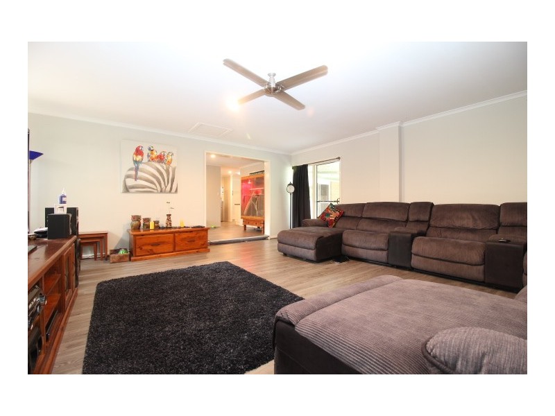 15 Batavia Court, Emerald QLD 4720
