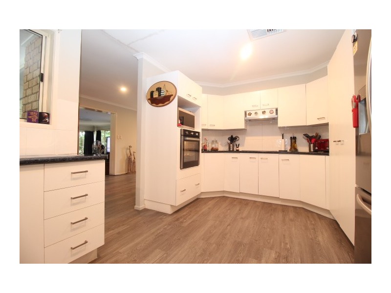 15 Batavia Court, Emerald QLD 4720