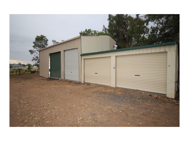 15 Batavia Court, Emerald QLD 4720