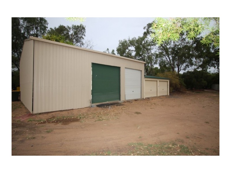 15 Batavia Court, Emerald QLD 4720