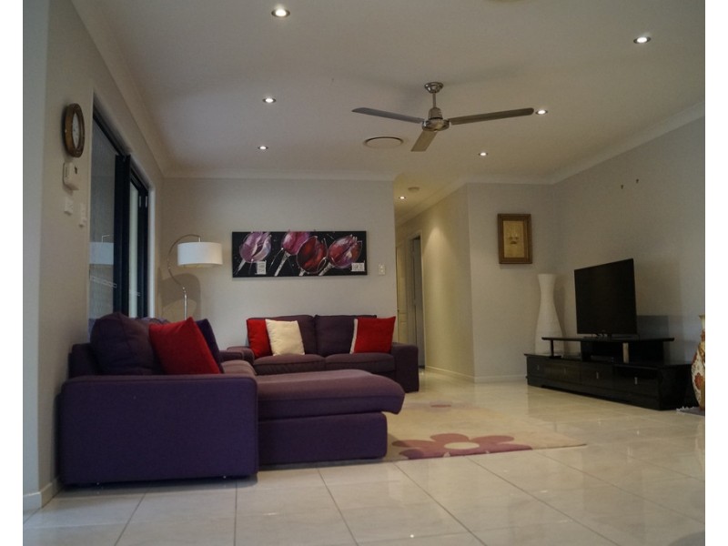 2 Vine Street, Emerald QLD 4720