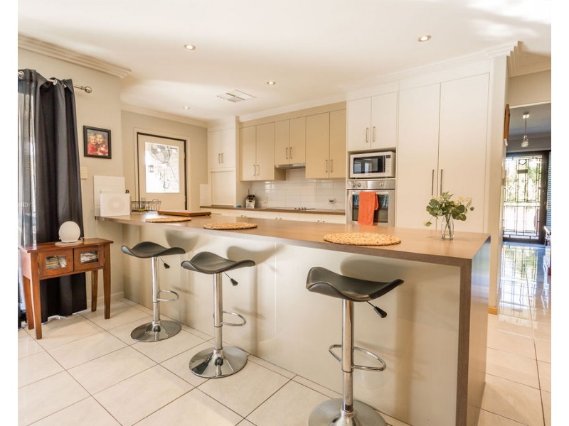 15 Glovar Street, Emerald QLD 4720